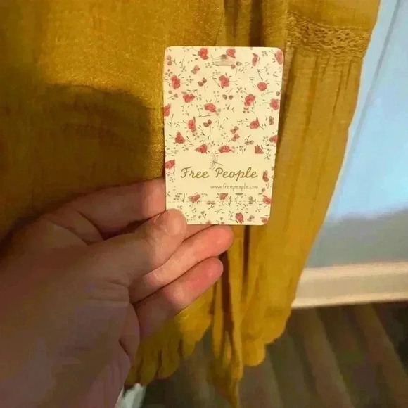 Free People Ladies Bell Sleeve Blouse
Yellow boho ruffle peasant Size Small - Picture 6 of 11